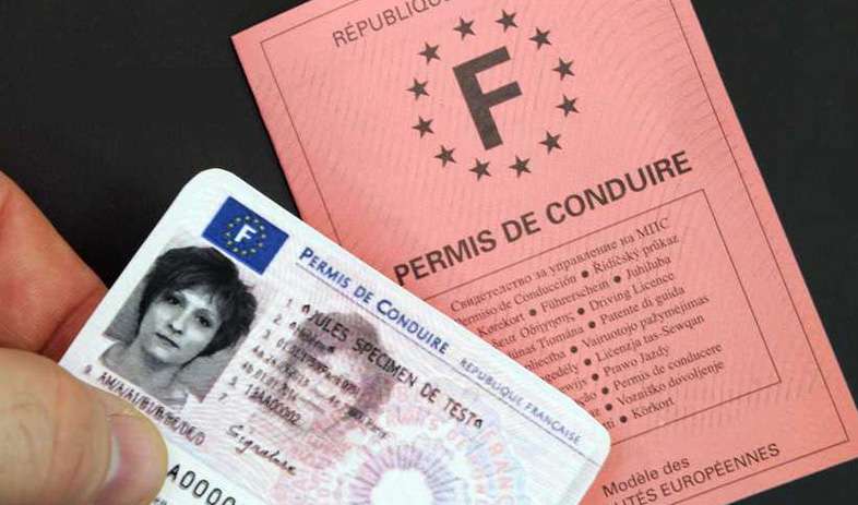 Nouveau permis de conduire : le célèbre papier rose en 3 volets