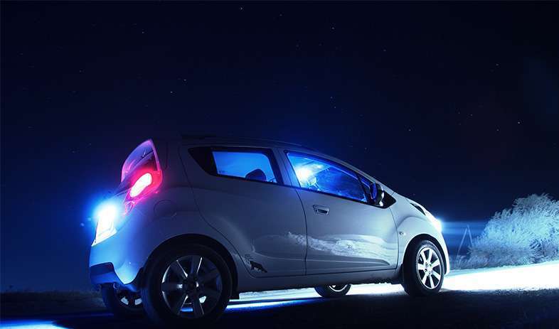 Les lumières sous-lumineuses des voitures sont-elles légales ou non ?